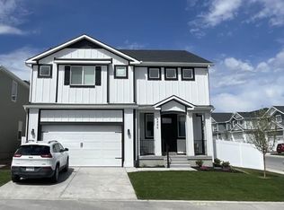 4886 E Lake Corner Dr, Eagle Mountain, UT 84005