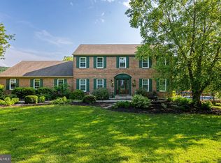 1024 Hilltop Rd, Leesport, PA 19533