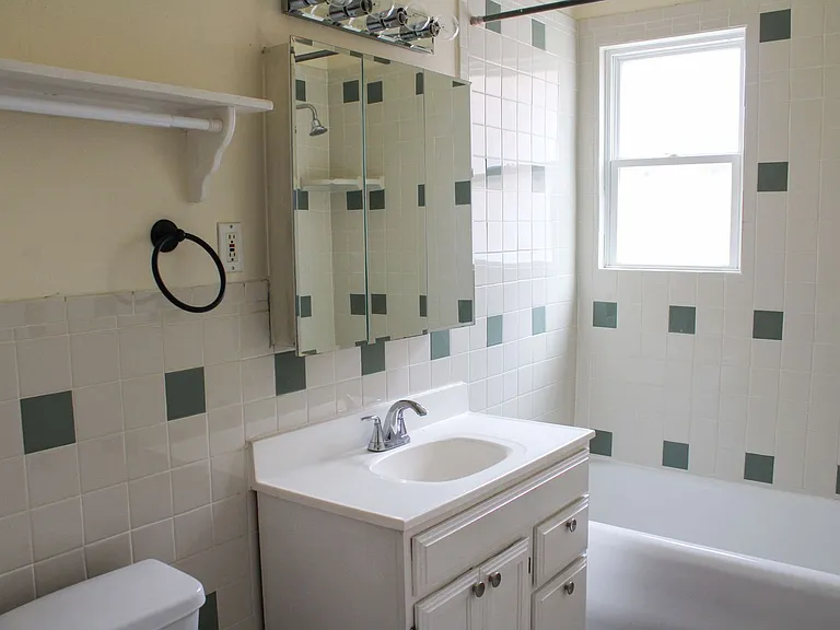 311 E Rosewood Ave #102 — Photo 25