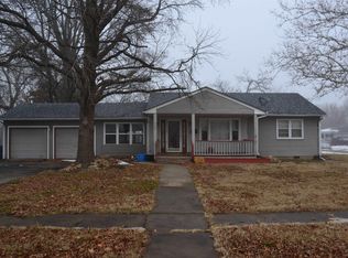 730 Prospect St, Osage City, KS 66523