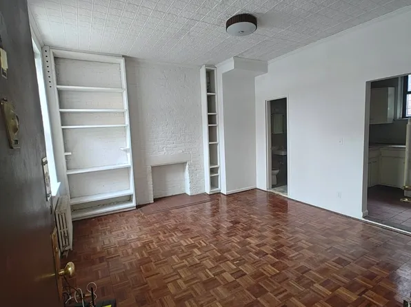 402 East 11th Street image 1 of 4