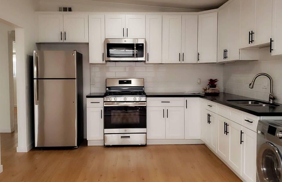 1st image of 700 W 20th St APT C