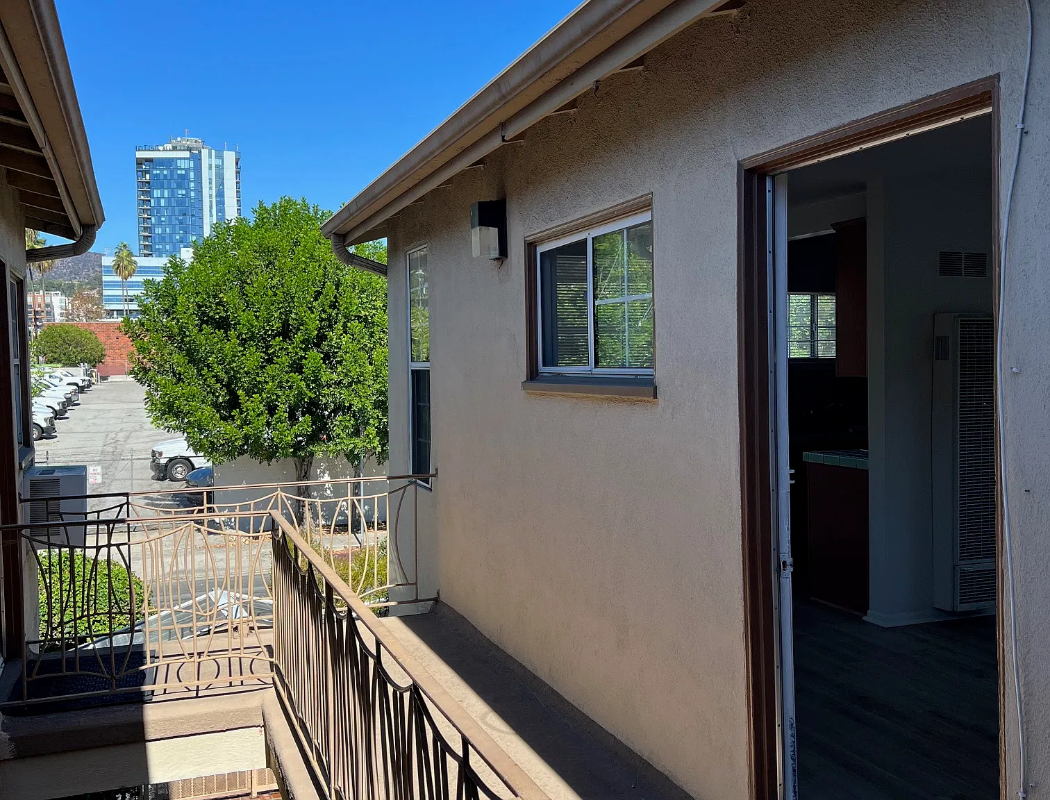 1 bed, 650 sqft, $1,975 — Photo 4