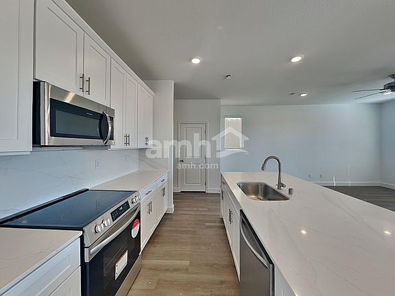 3rd image of 10530 Lagaspi Dr