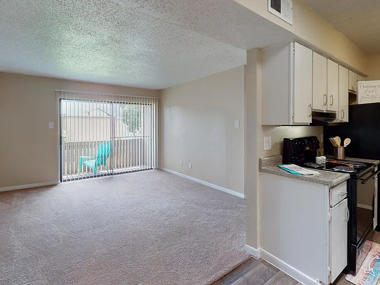 Tower Park Apartments — Photo 19