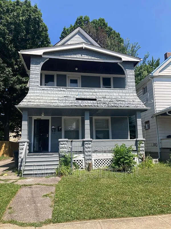 3 bed, 1.0 bath, 1000 sqft, $1,200 — Photo 1