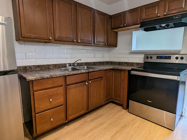 136 Weber St E #8 — Photo 2