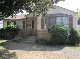 25 Randall St, Chicopee, MA 01013