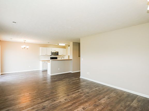 4th image of 305 Stewart Springs Dr