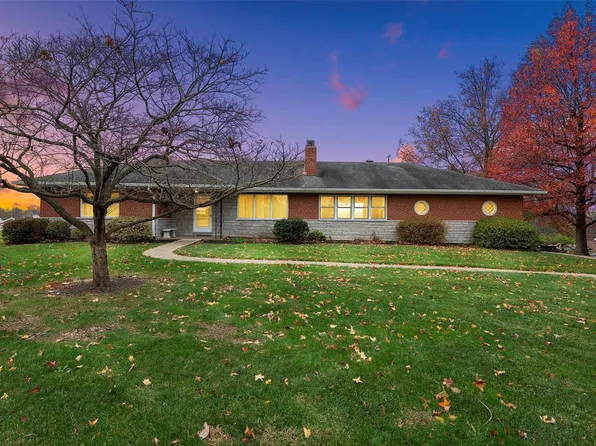 5052 Theiss Rd, Saint Louis, MO 63128