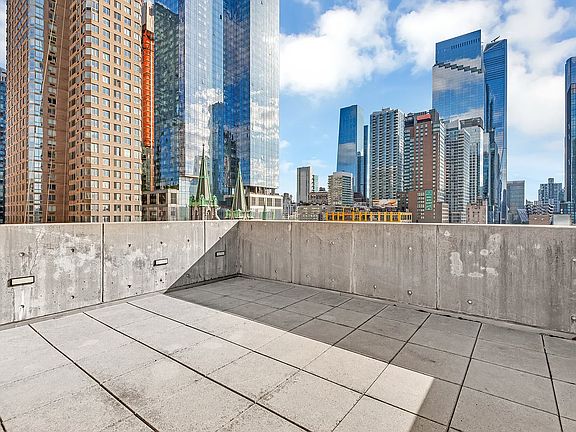 4th image of 534 W 42nd St APT 8