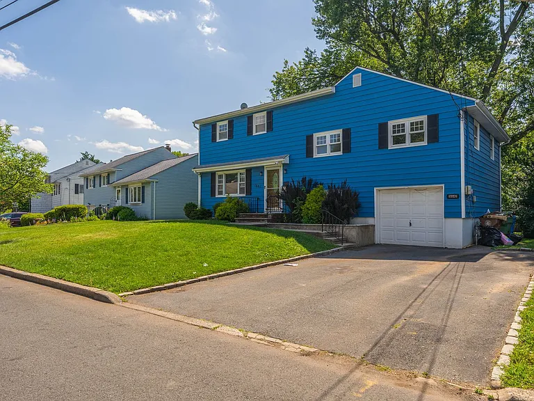 1641 Lenape Rd — Photo 2
