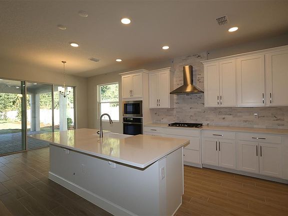 5th image of 699 Pointe Emerson Blvd