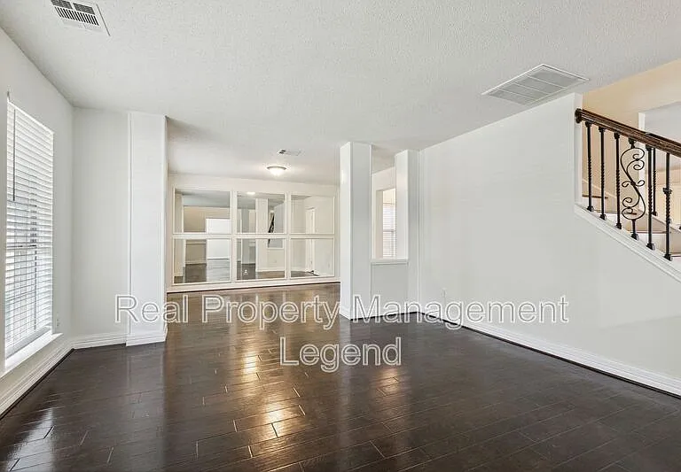 5012 Boxwood Ln — Photo 13