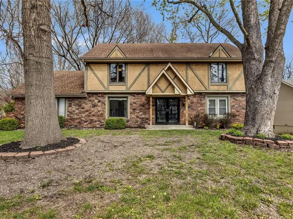 2721 Trenchard Dr, Independence, MO 64057