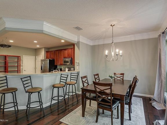 5th image of 4033 Lionheart Dr