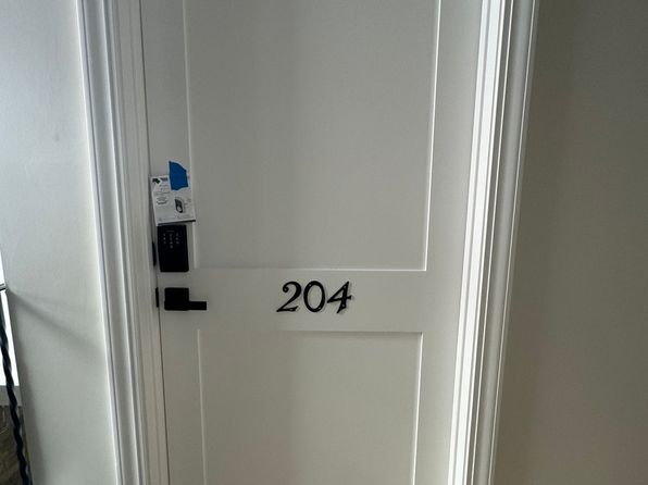 601 Green Bay Rd APT 204
