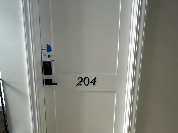 601 Green Bay Rd APT 204, Wilmette, IL 60091
