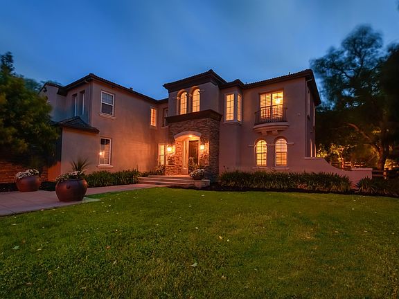 2nd image of 8062 Rockford Pl