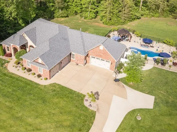 9100 Mystic Cedar Ln, Hillsboro, MO 63050