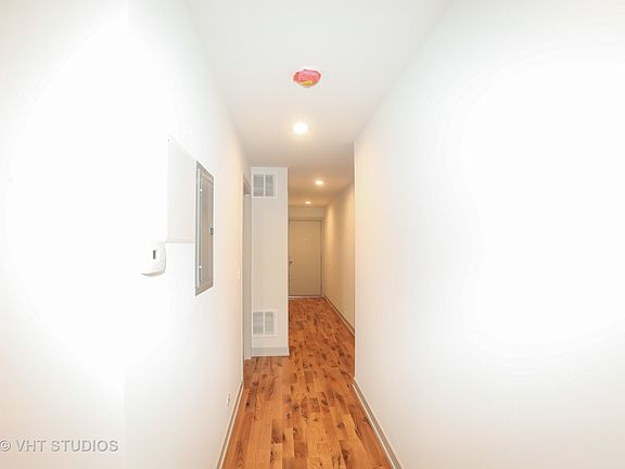 5th image of 319 E 44th St Unit 3W