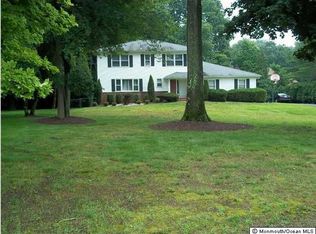 3 Saxon Ct, Manalapan, NJ 07726