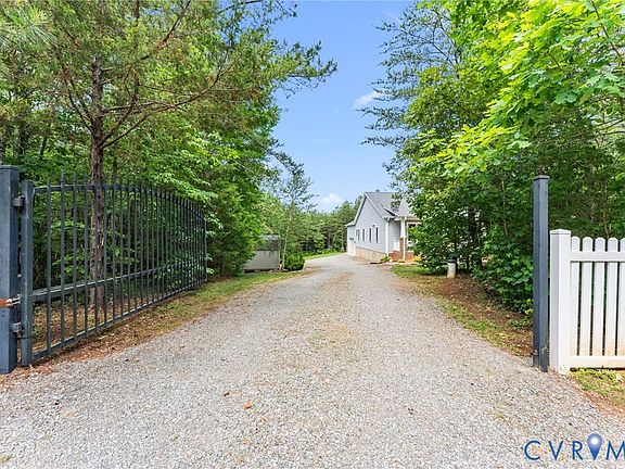 3rd image of 485 Folly Hill Rd
