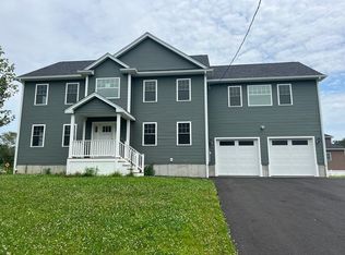 4 Bergeron Ln, Westport, MA 02790