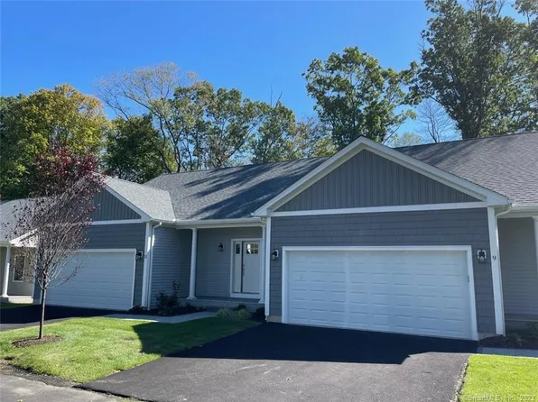 33 Sallys Way #21, Shelton, CT 06484