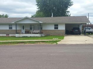 123 E 3rd St, Mountain View, MO 65548