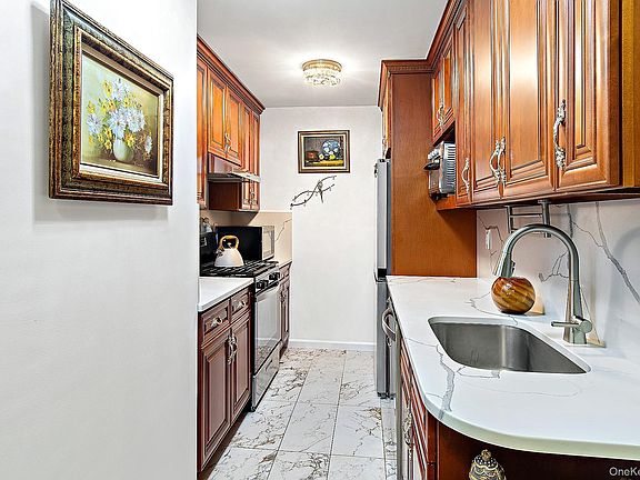 2nd image of 3333 Henry Hudson Parkway W #1G