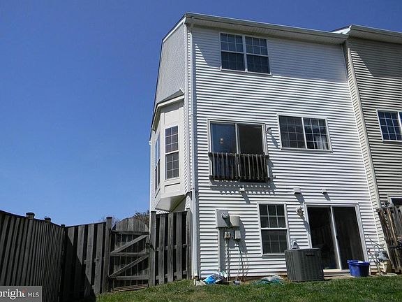 4th image of 15051 Whittier Loop