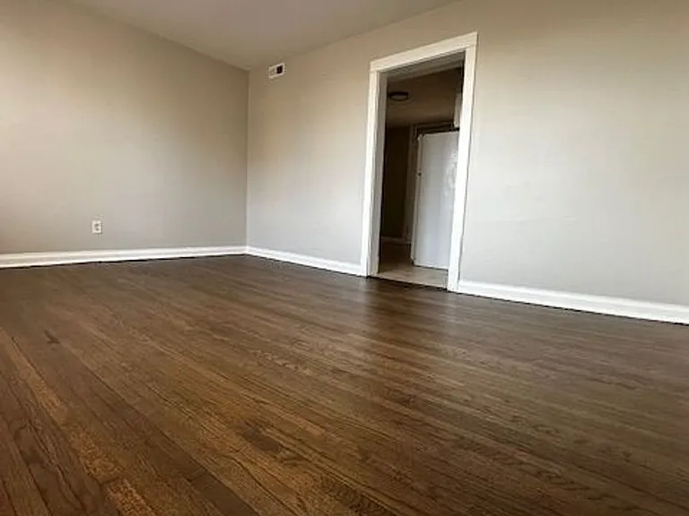 2650 N Springfield Ave — Photo 6