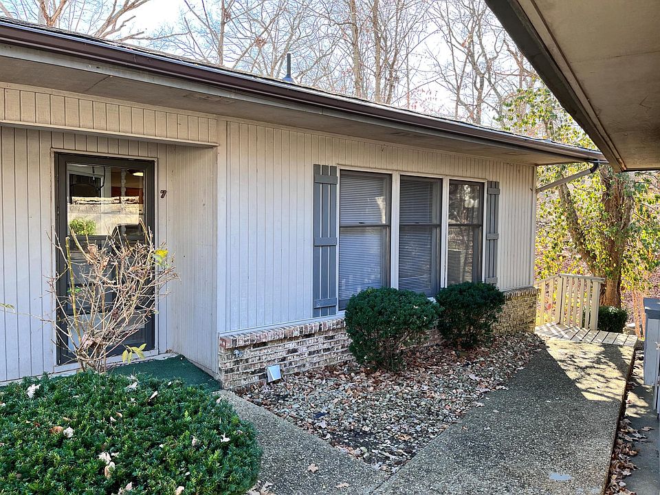 1st image of 7 Randall Ln