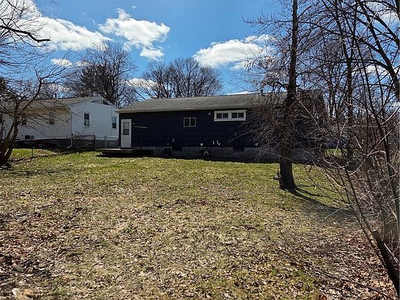 4th image of 220 Pleasantview Dr