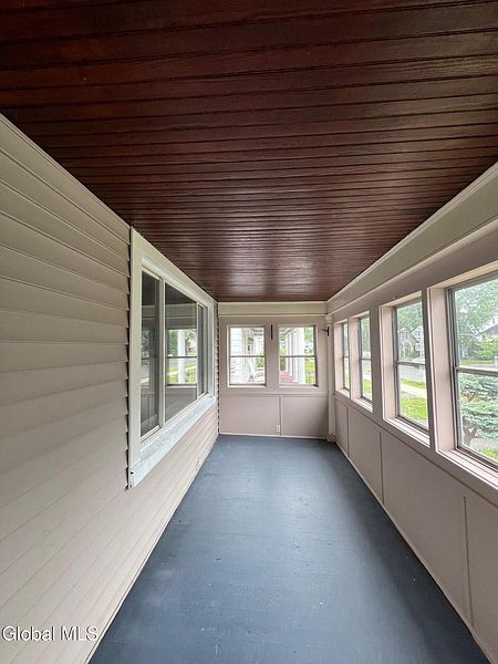 3rd image of 17 Winthrop Avenue