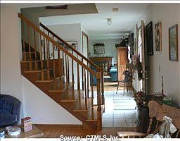 5th image of 9 Farm River Dr