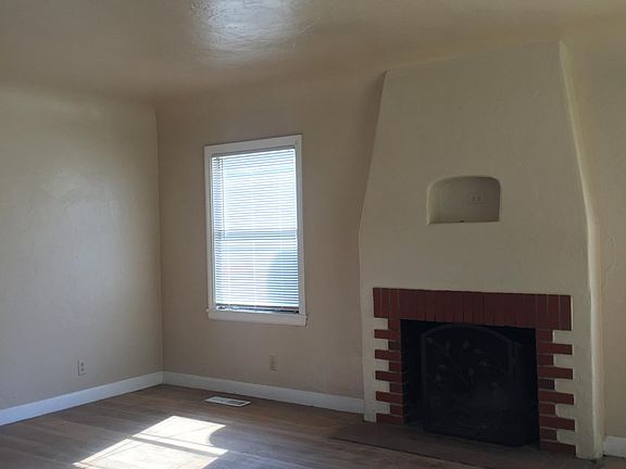 2nd image of 212 N Grant Ave