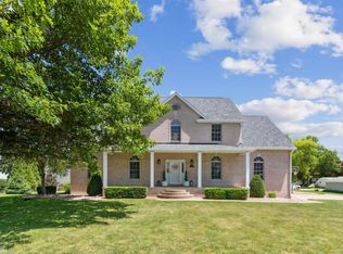 106 Lofgren Dr, Mediapolis, IA 52637