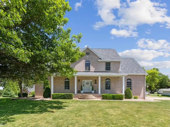 106 Lofgren Dr, Mediapolis, IA 52637