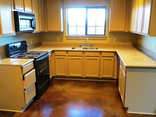 4th image of 2633 Symphony Park Dr