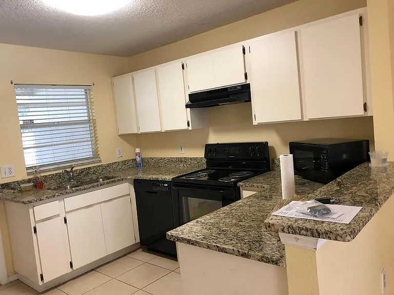 8522 Lazy River Dr — Photo 12