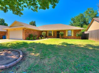 2105 Shorewood Ln, Edmond, OK 73003