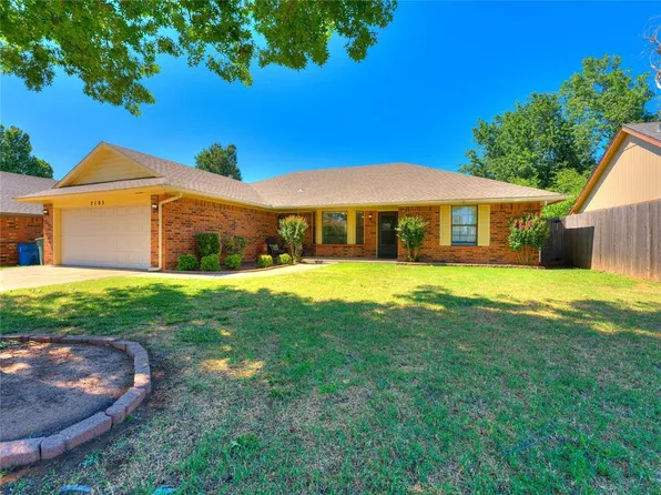 2105 Shorewood Ln, Edmond, OK 73003