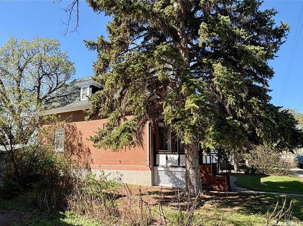215 Ominica STREET W, Moose Jaw, SK S6H 1X3