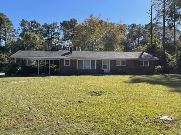 212 S Edgewood Dr, Statesboro, GA 30458