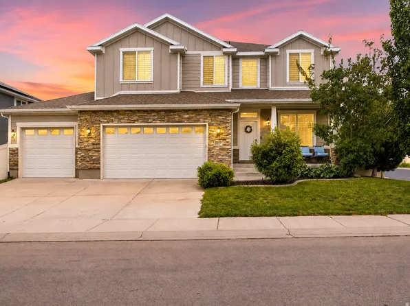 3827 W Coastal Dune Dr, South Jordan, UT 84009