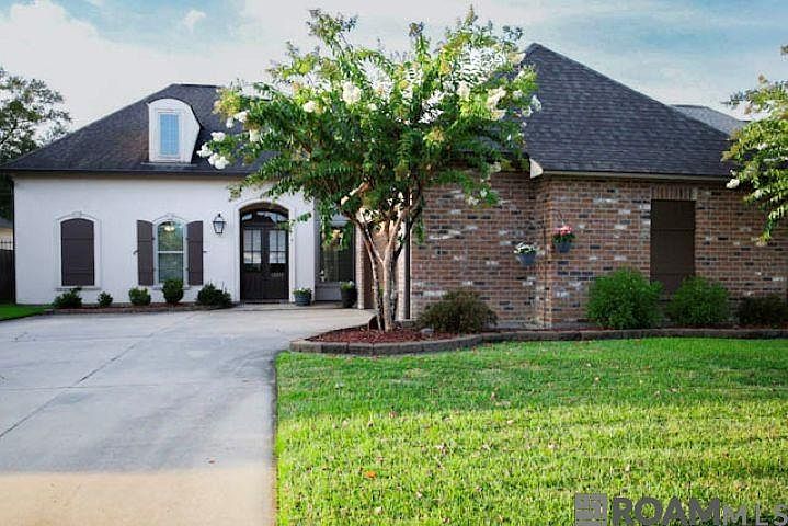 1st image of 43282 Meadow Grove Dr