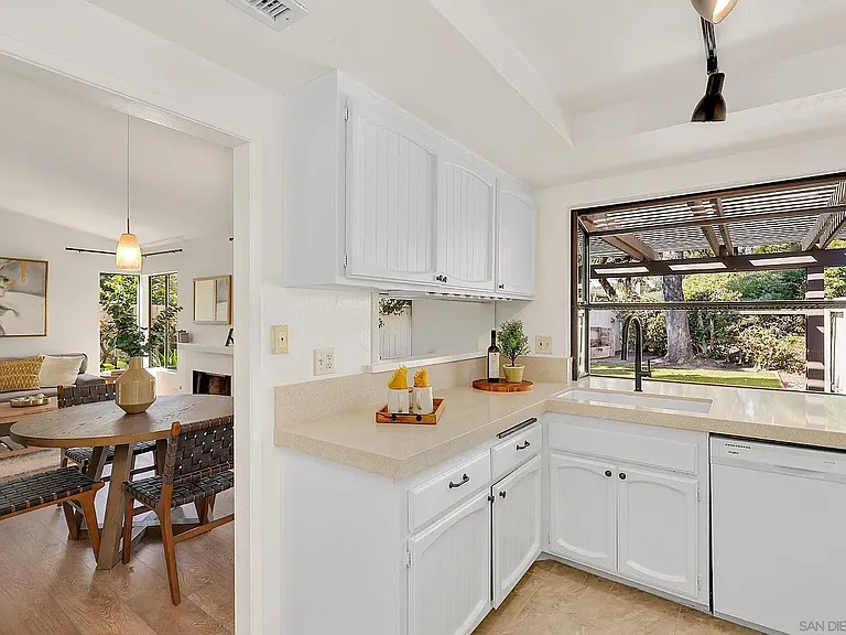 13488 Grain Ln — Photo 6
