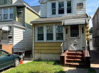 6222 80th Rd, Glendale, NY 11385